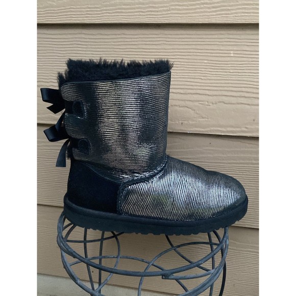 UGG silver boots - Picture 1 of 7